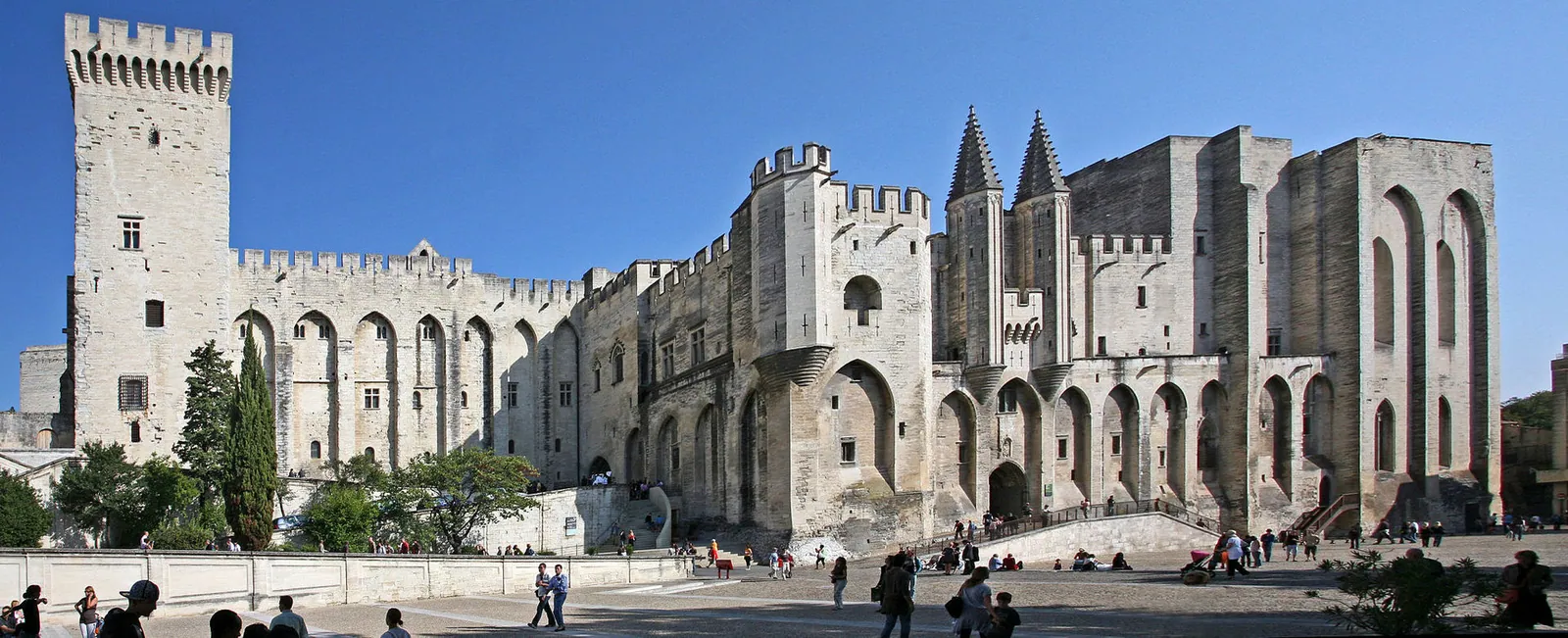 Avignon in a day from Gordes — Luberon, Provence
