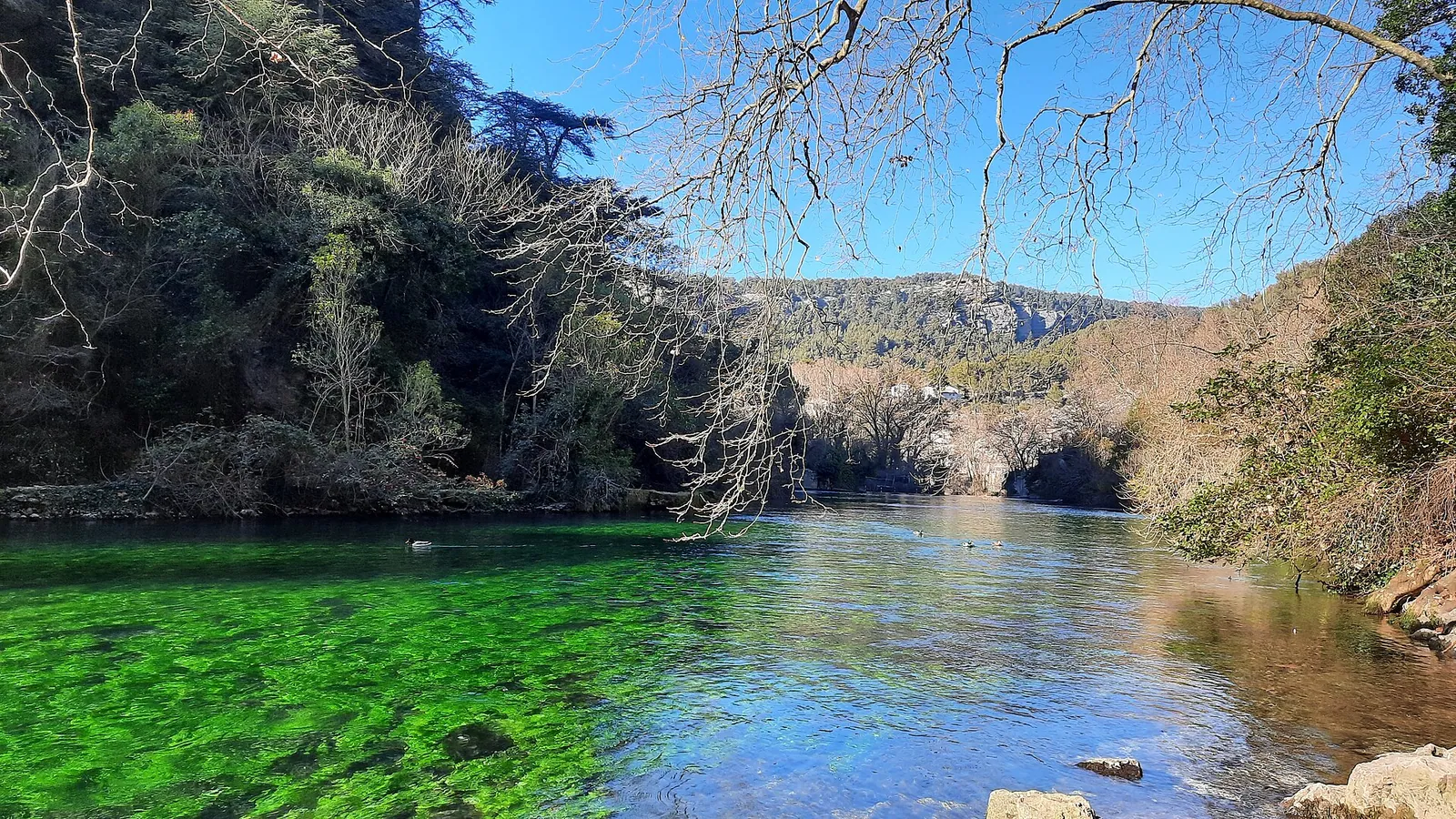 Fontaine-de-Vaucluse et la source de la Sorgue — Luberon, Provence