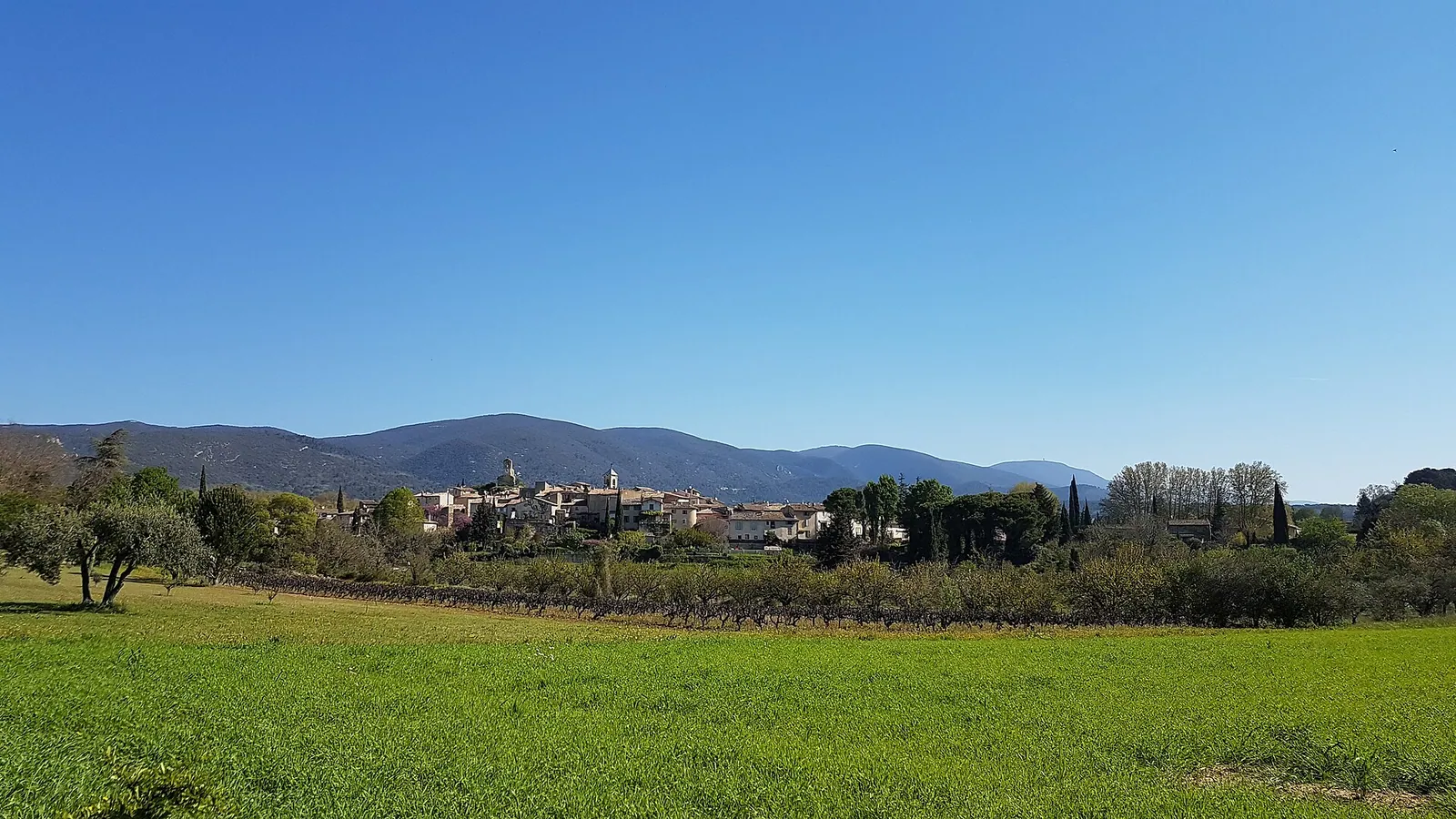 Lourmarin, le village d’Albert Camus — Luberon, Provence